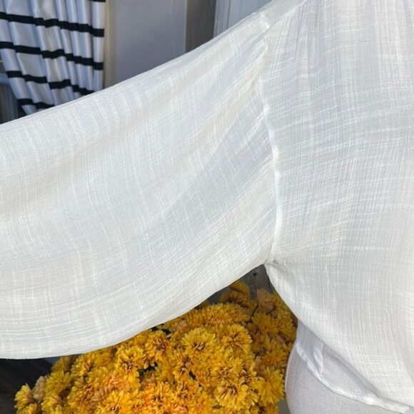 Elegant White Women's Layering Top with Voluminous Juliet sleeves - Picture 4 of 9